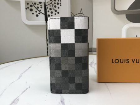 Louis Vuitton Wallet 051 Fashion