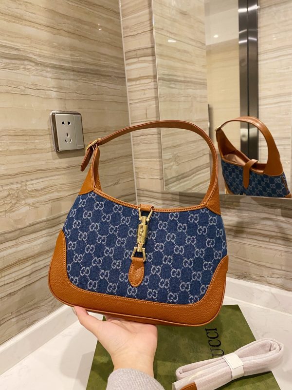 Gucci Bags 220 on Sale