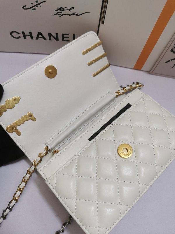 Chanel Bags   260 Supply